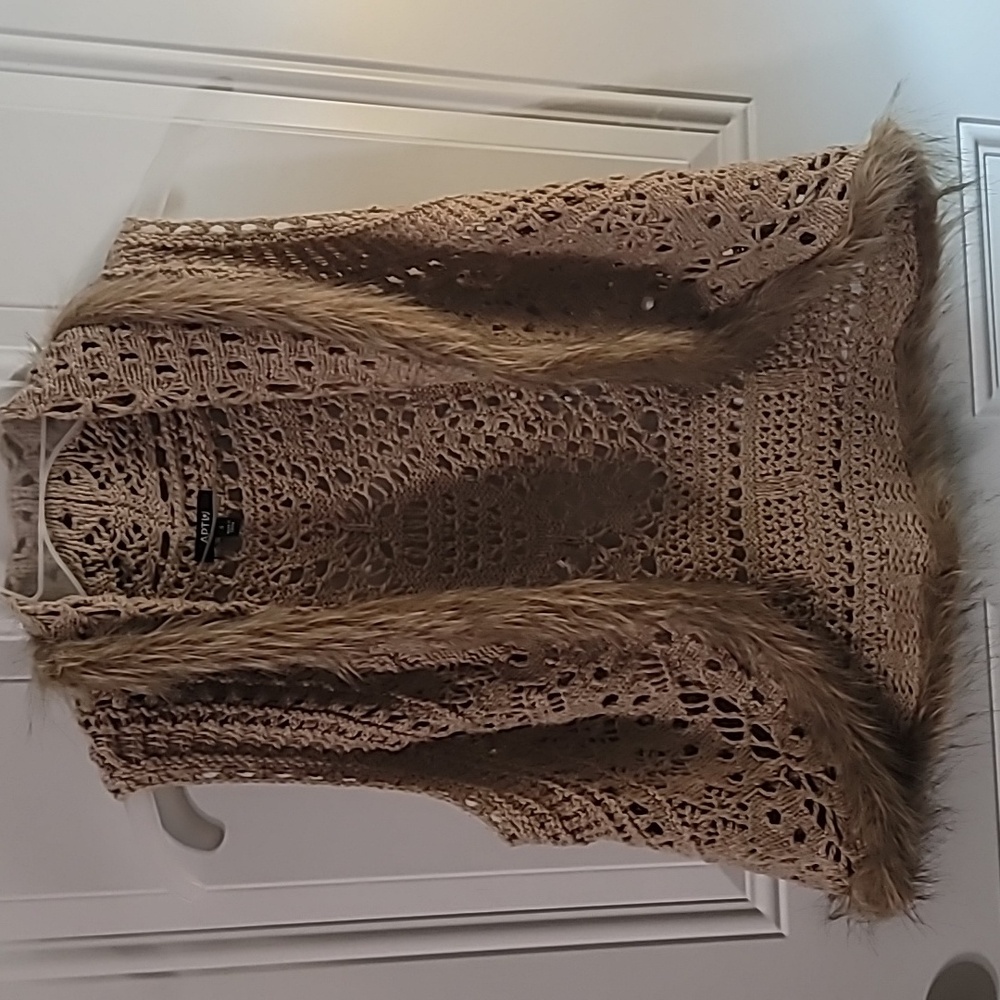 Apt. 9 Mocha Knit Open-Front Vest with Faux Fur Trim - Picture 5 of 10